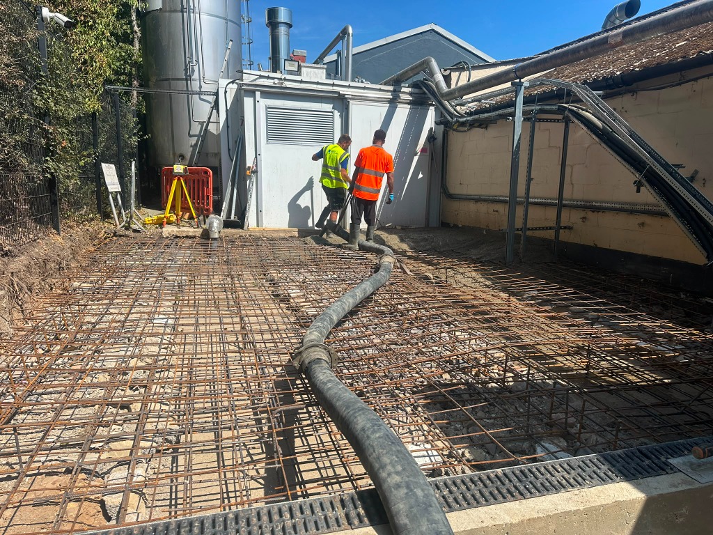 Ground Line Readymix Concrete Pumping Pipeline in Action Hitchin
